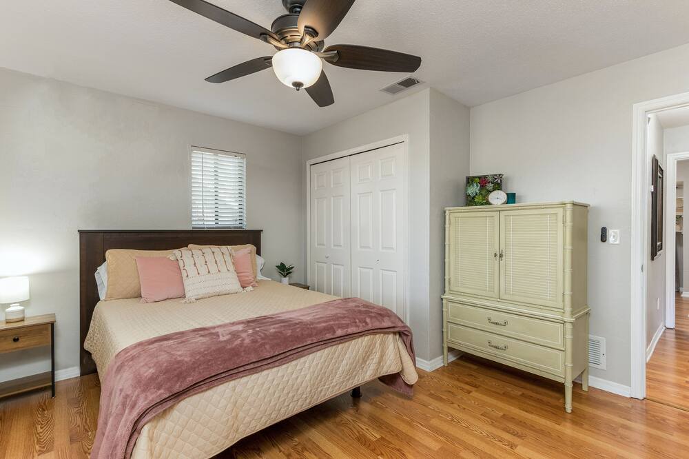 Photo of Bedroom in Daytona Beach