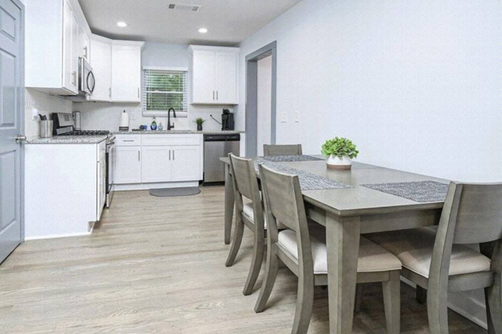 Photo of Kitchen in Browns Mill Park