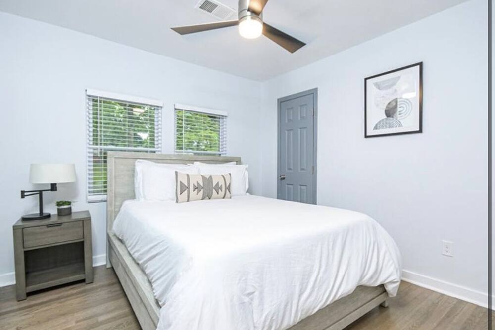 Photo of Bedroom in Browns Mill Park