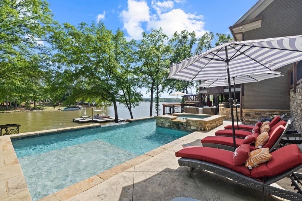 Photo of Outdoor in Reynolds Landing