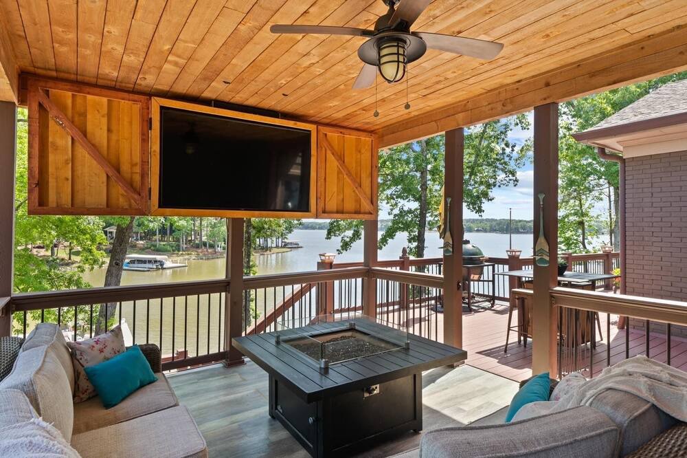 Photo of Outdoor in Reynolds Landing