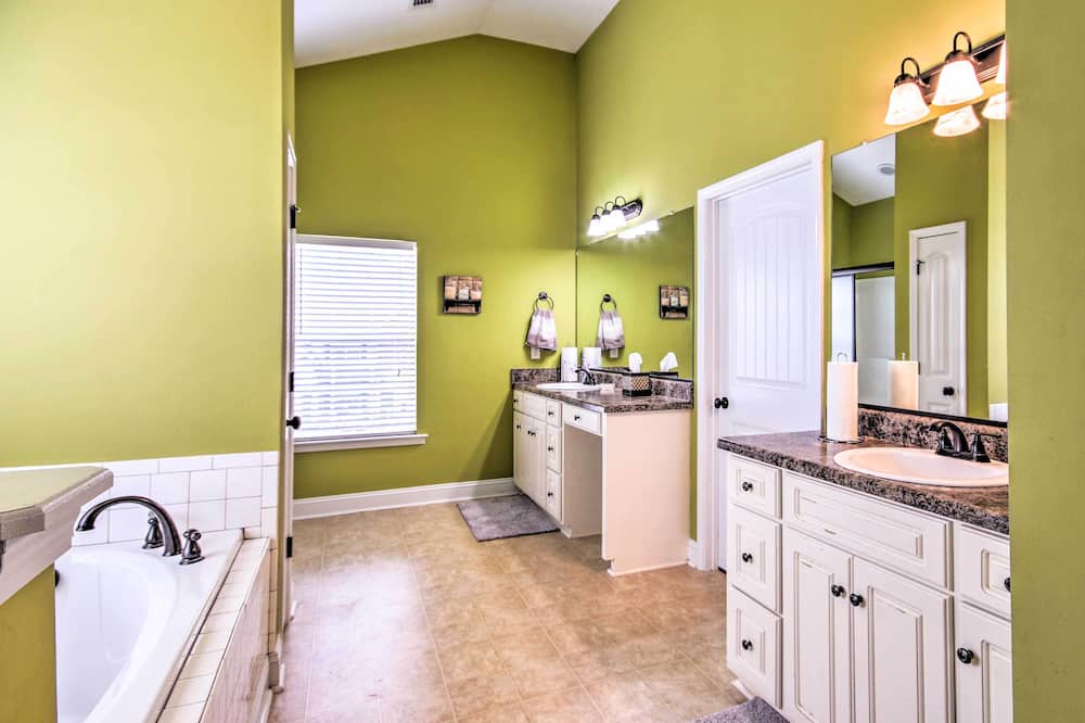 Photo of Bathroom in Grovetown