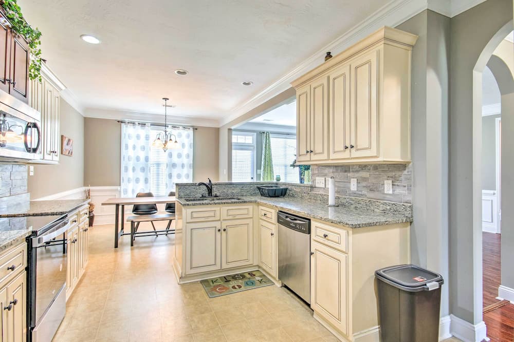 Photo of Kitchen in Grovetown