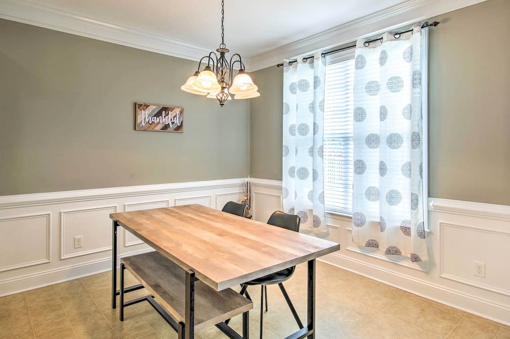 Photo of Bedroom in Grovetown