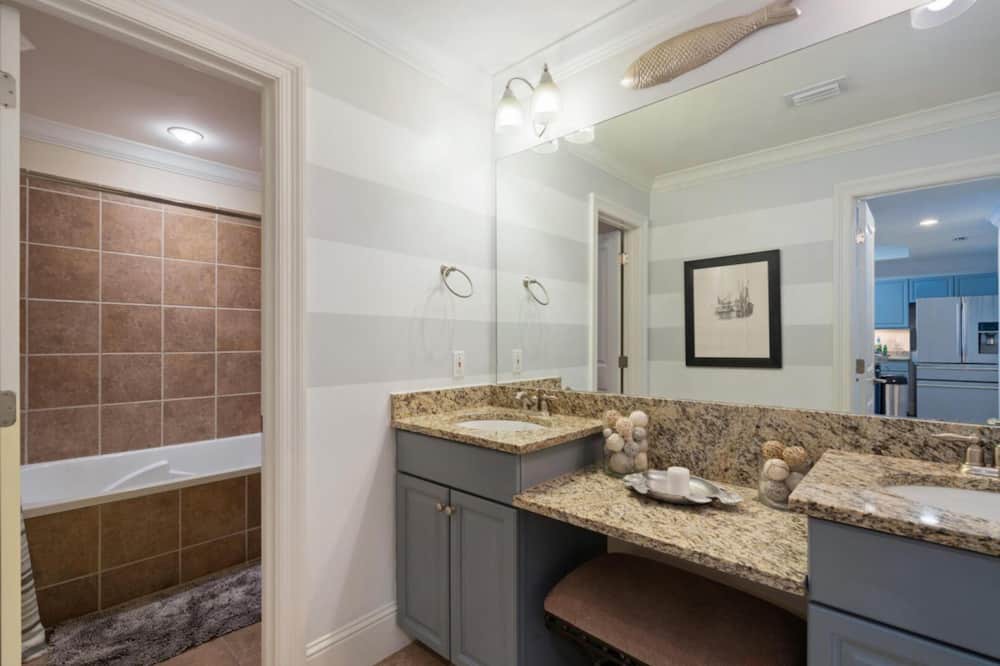 Photo of Bathroom in Royal Lagoons