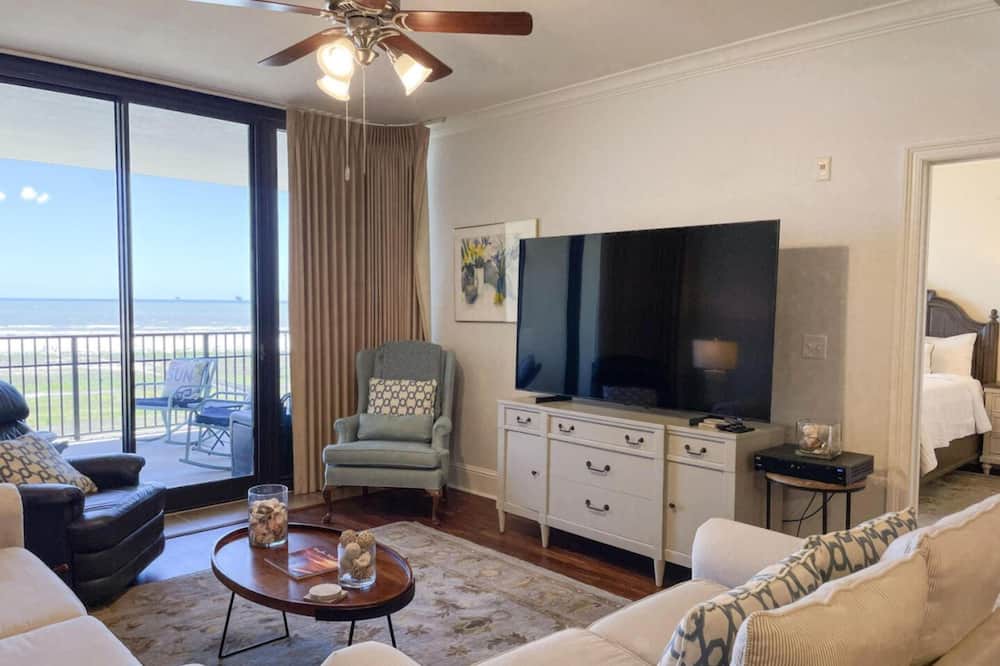 Photo of Livingroom in Royal Lagoons