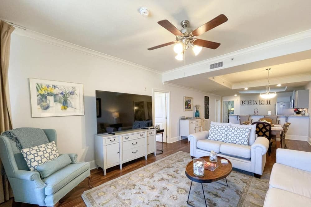 Photo of Livingroom in Royal Lagoons