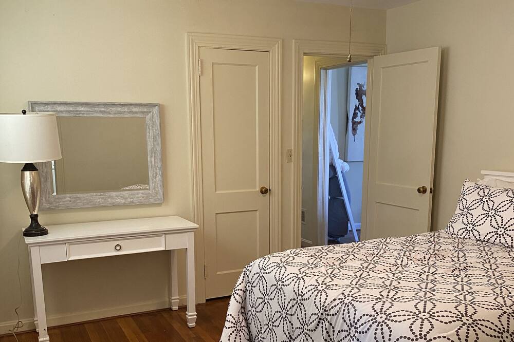 Photo of Bedroom in Tuscaloosa