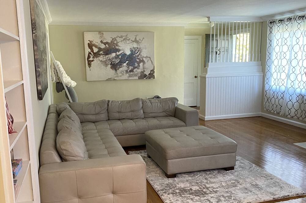 Photo of Livingroom in Tuscaloosa