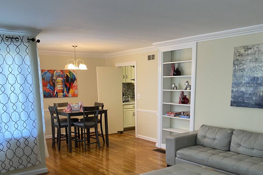 Photo of Livingroom in Tuscaloosa