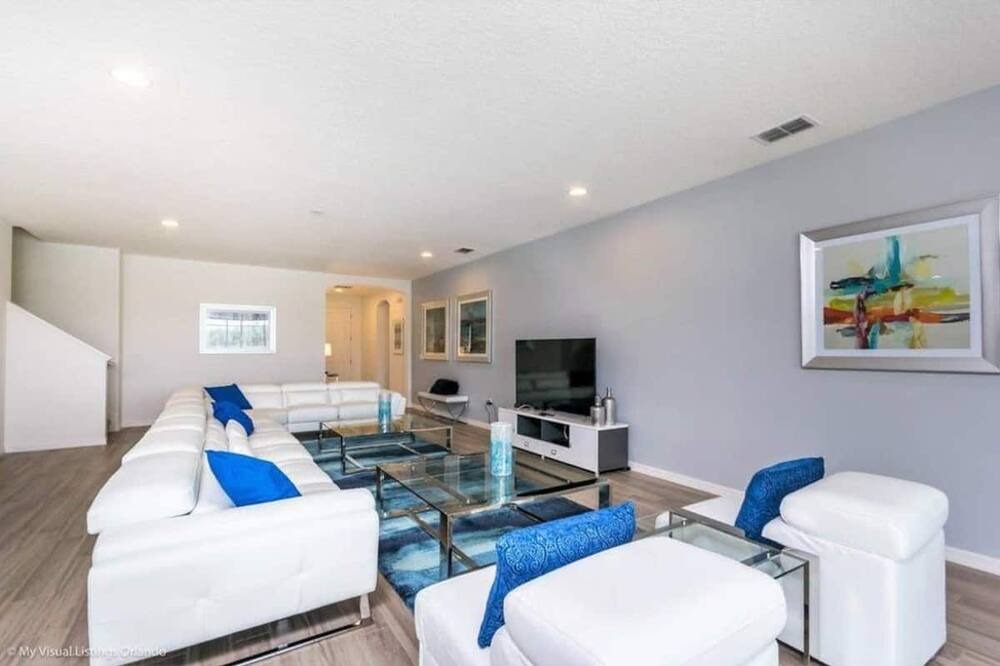 Photo of Livingroom in Loughman
