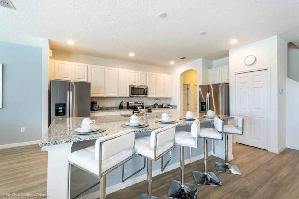 Photo of Kitchen in Loughman