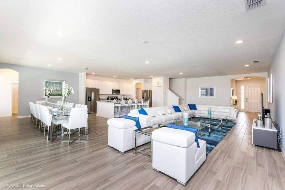 Photo of Livingroom in Loughman