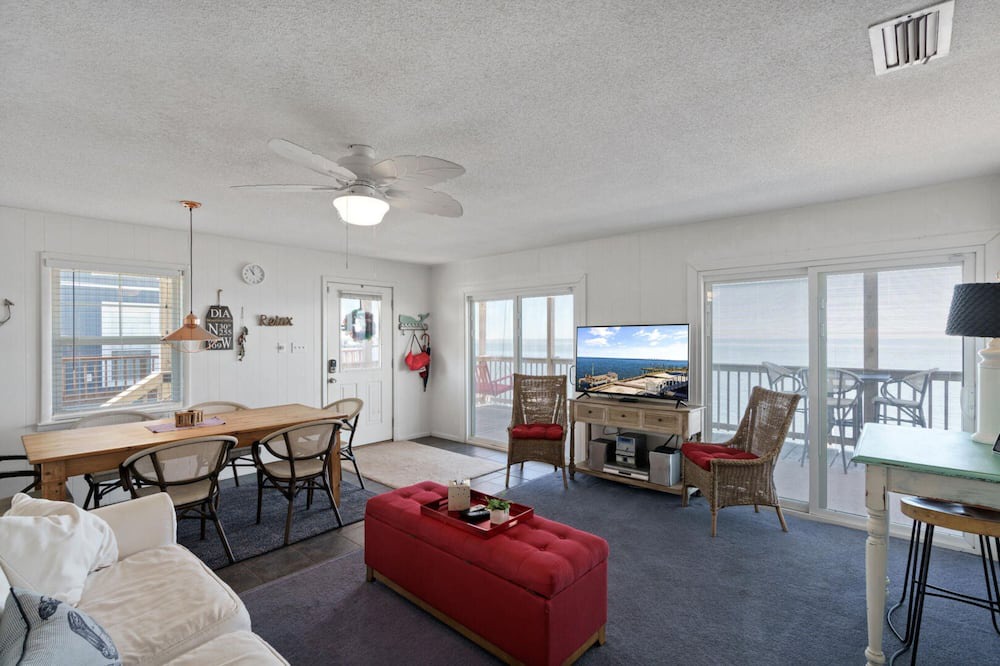 Photo of Livingroom in Royal Lagoons