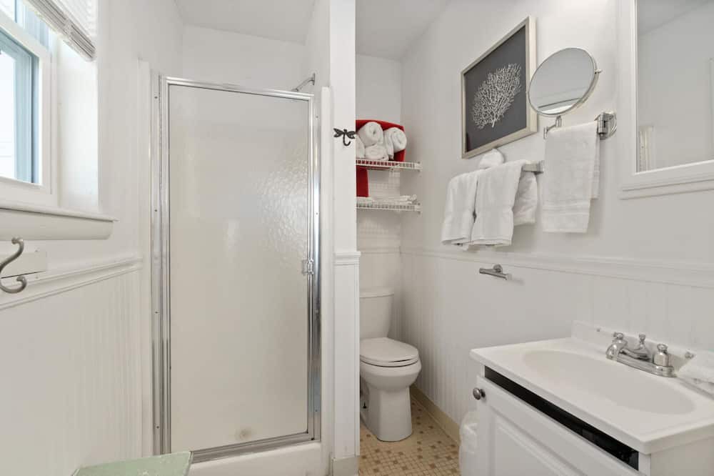 Photo of Bathroom in Royal Lagoons