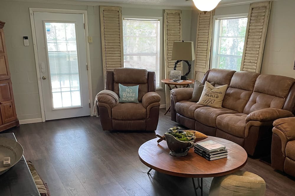 Photo of Livingroom in Jasper