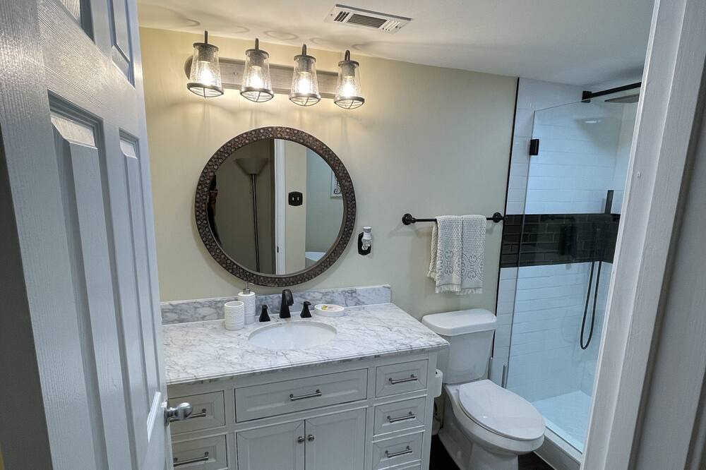 Photo of Bathroom in Mableton