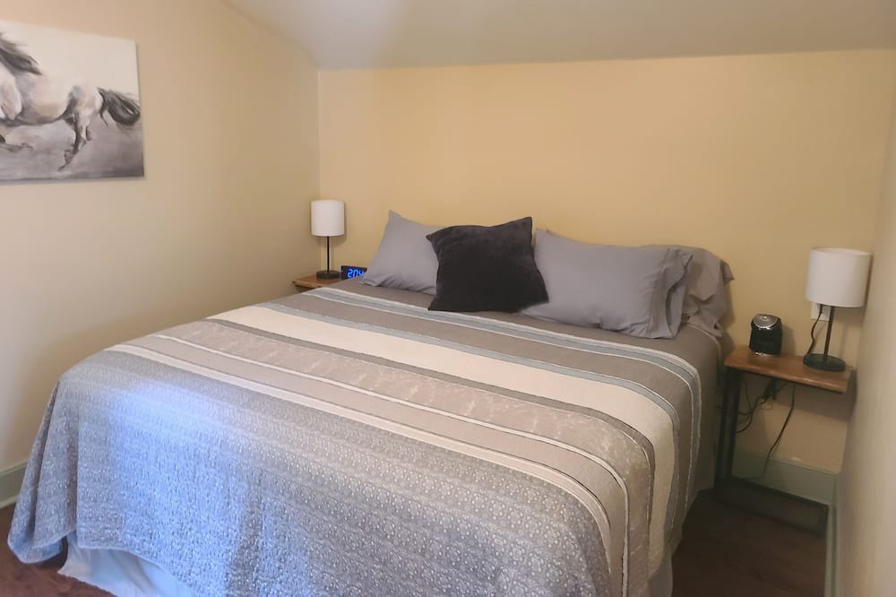 Photo of Bedroom in Pine Mountain Valley