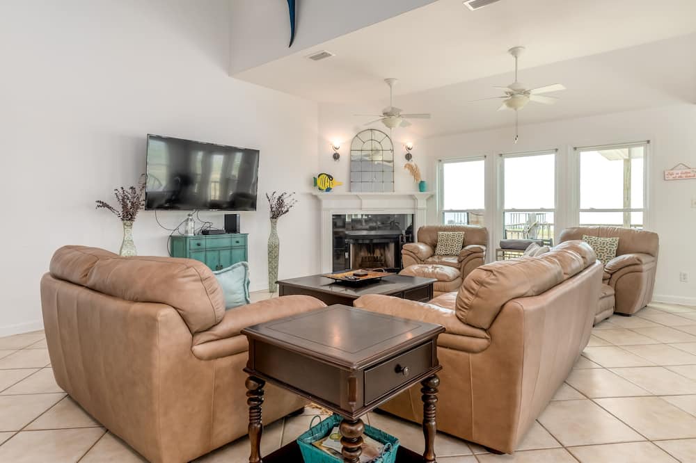 Photo of Livingroom in Dauphin Island