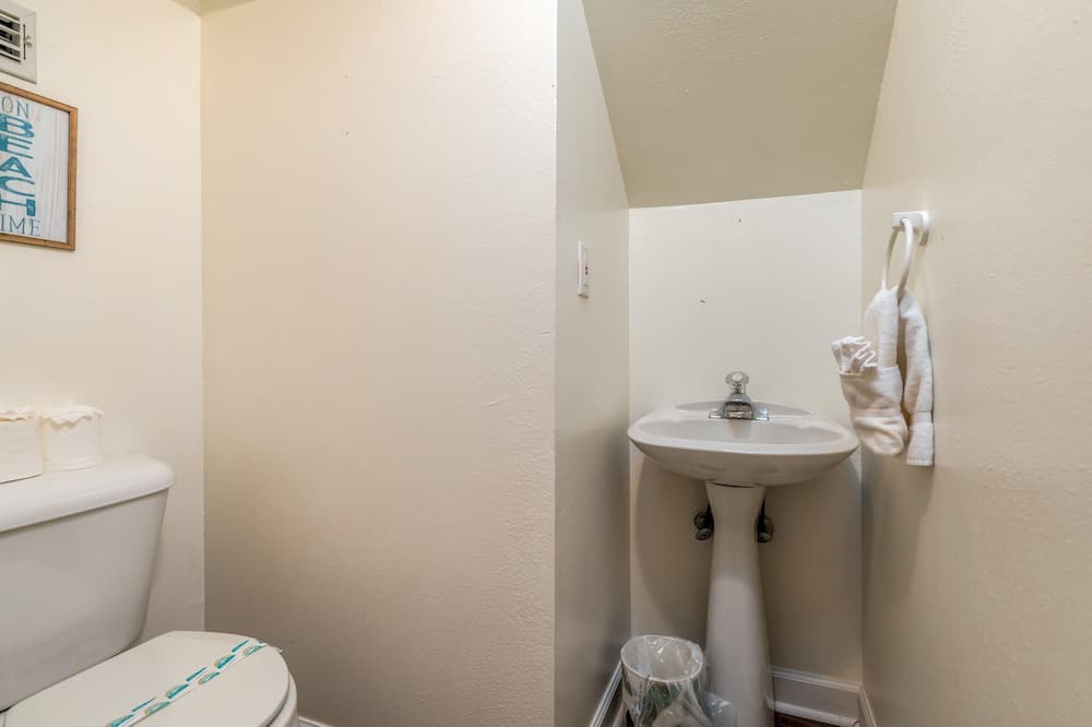 Photo of Bathroom in Dauphin Island