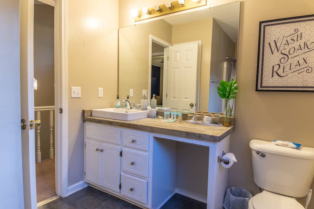 Photo of Bathroom in Enterprise