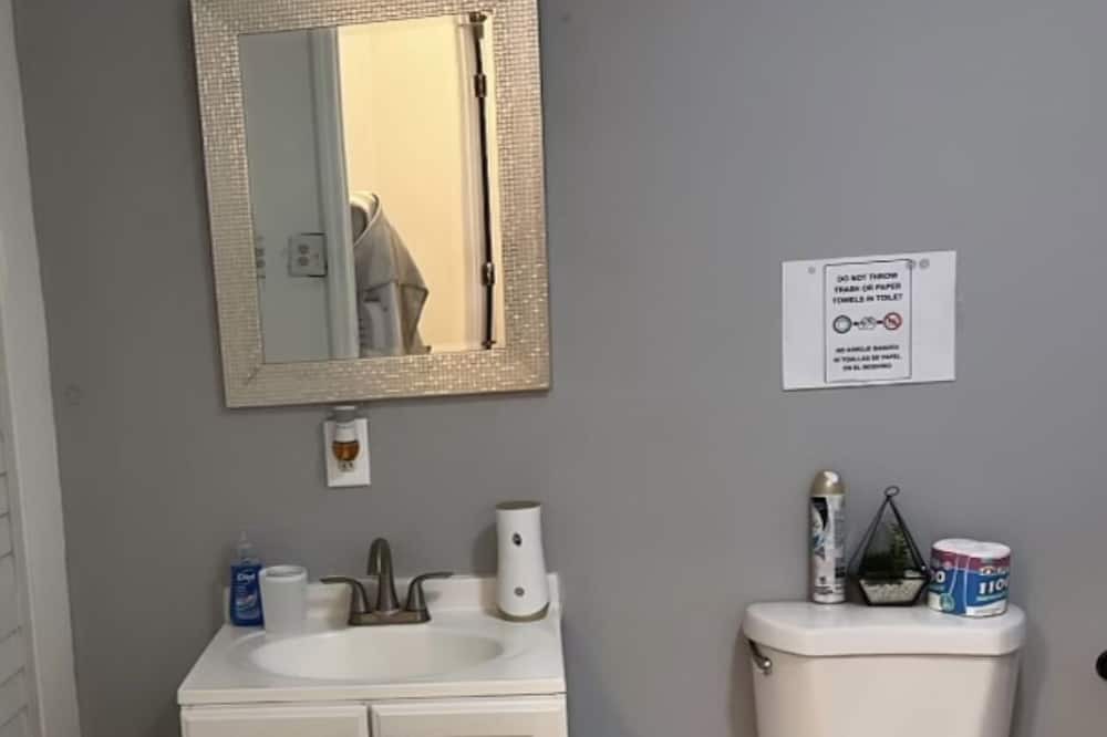 Photo of Bathroom in Bithlo