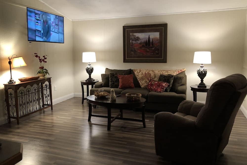 Photo of Livingroom in Moss Point