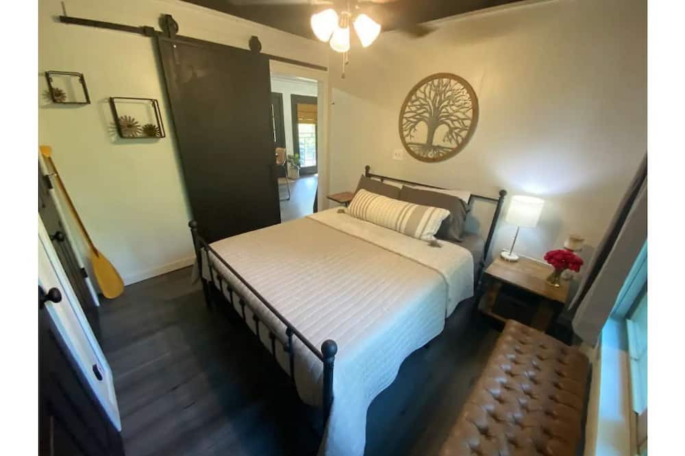Photo of Bedroom in Hattiesburg