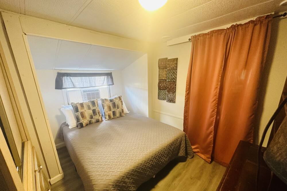 Photo of Bedroom in Ono Island