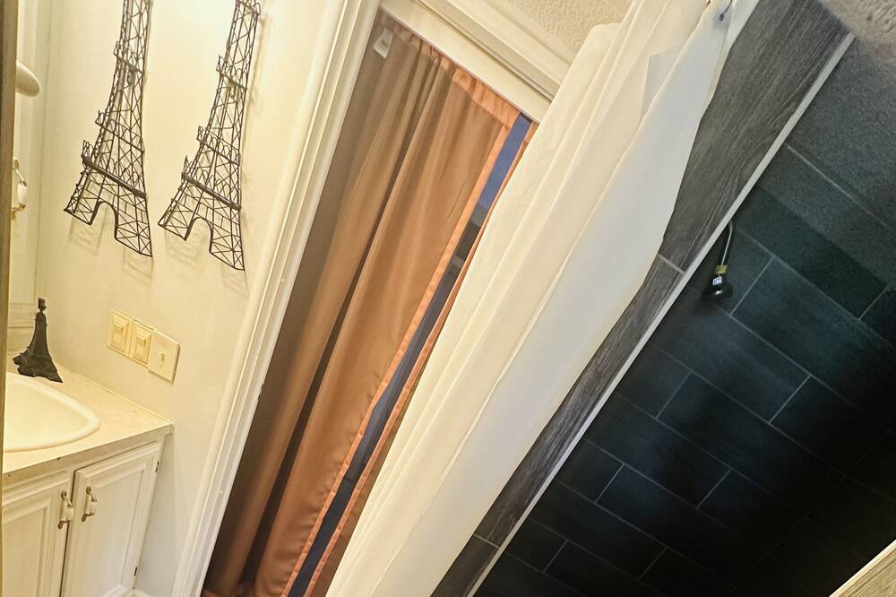 Photo of Bathroom in Ono Island