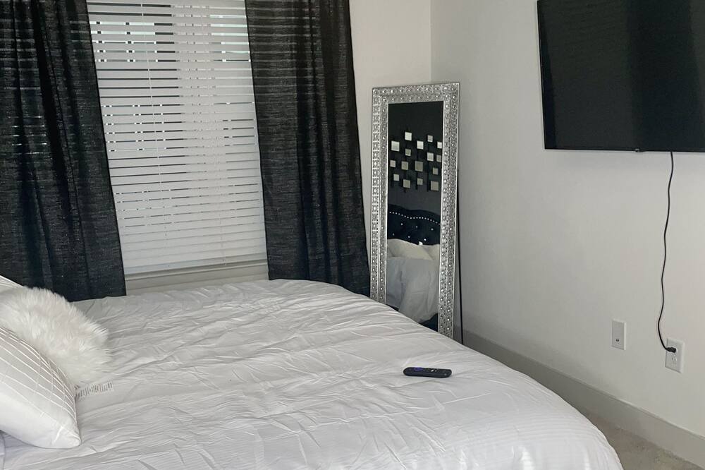 Photo of Bedroom in Oakland