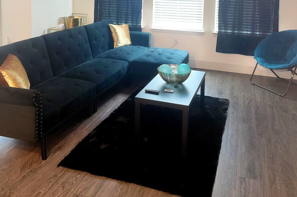 Photo of Livingroom in Oakland