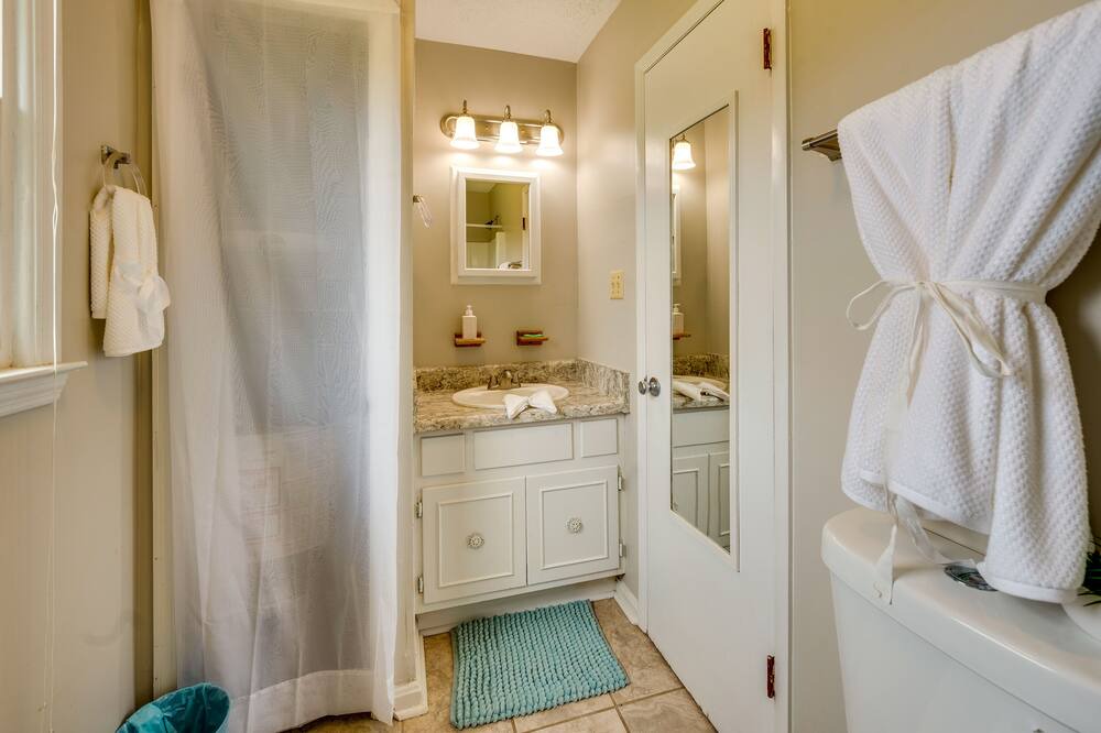 Photo of Bathroom in Albany