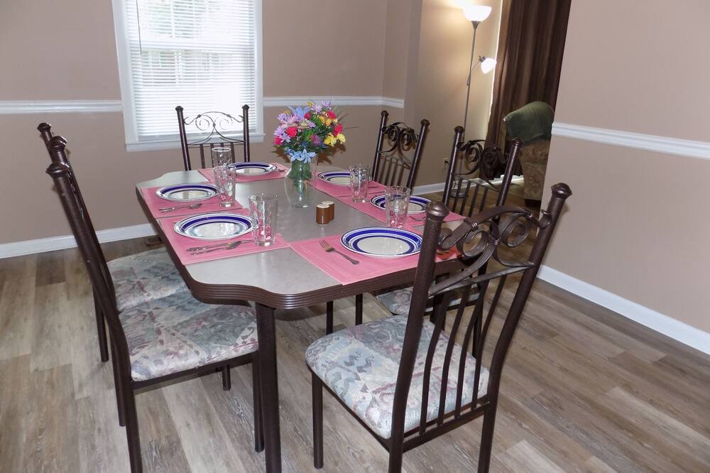 Photo of Livingroom in Perry