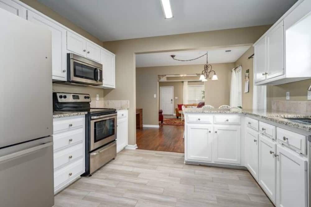 Photo of Kitchen in Calera