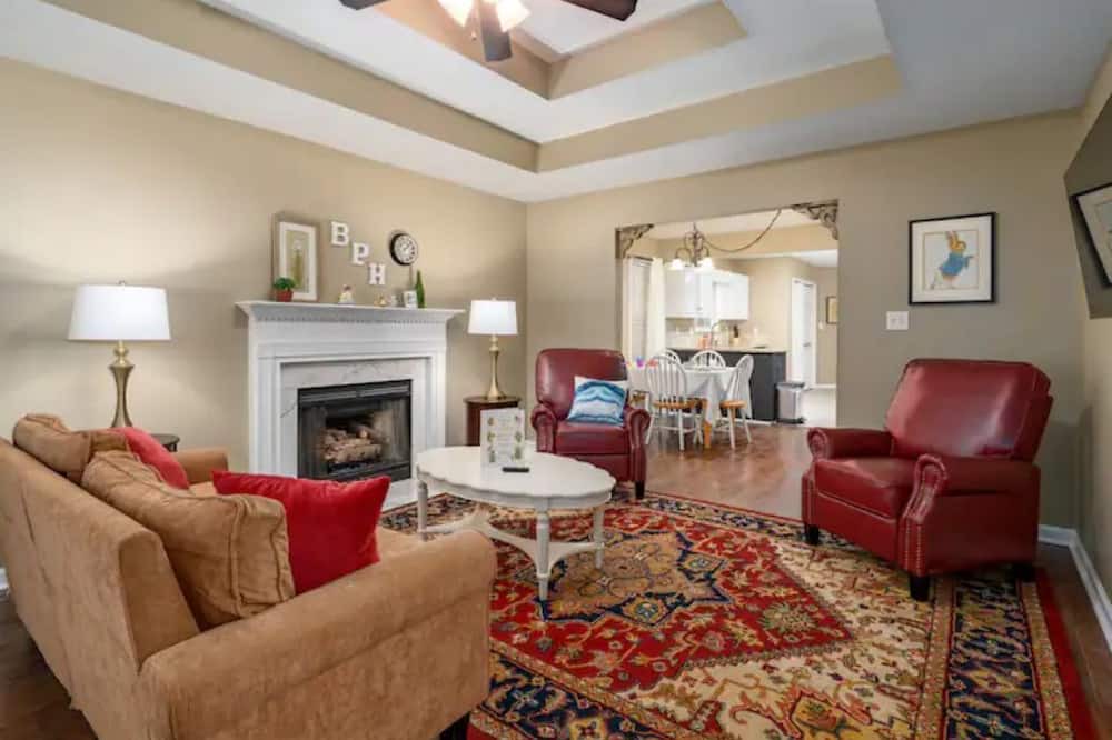 Photo of Livingroom in Calera