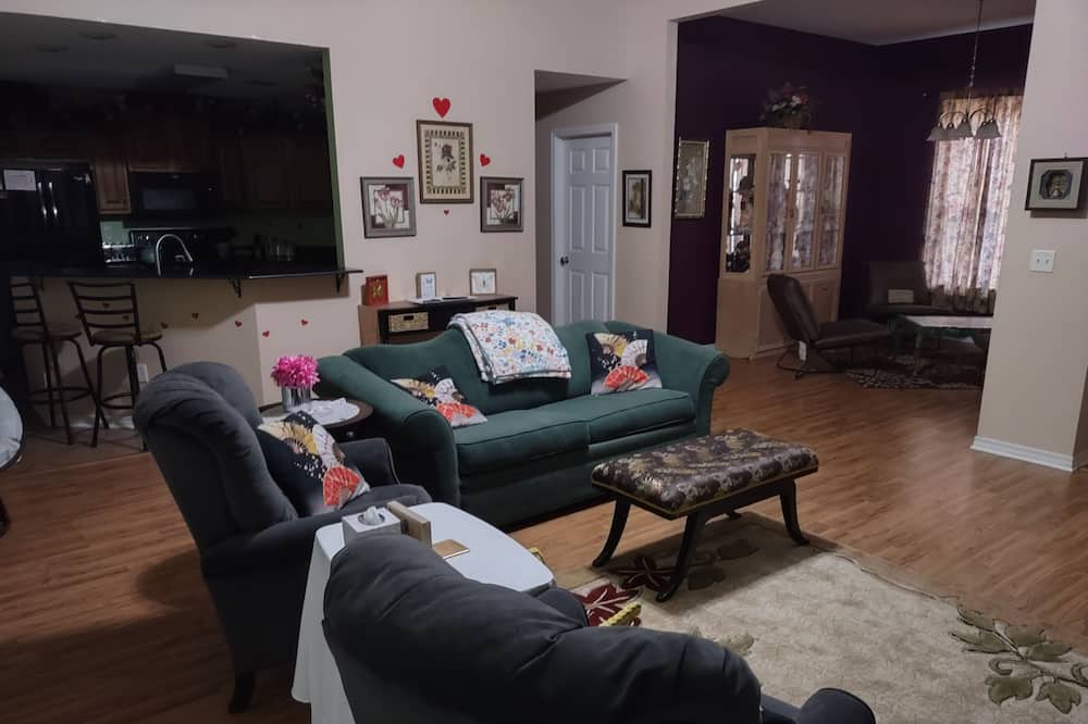 Photo of Livingroom in Crestview