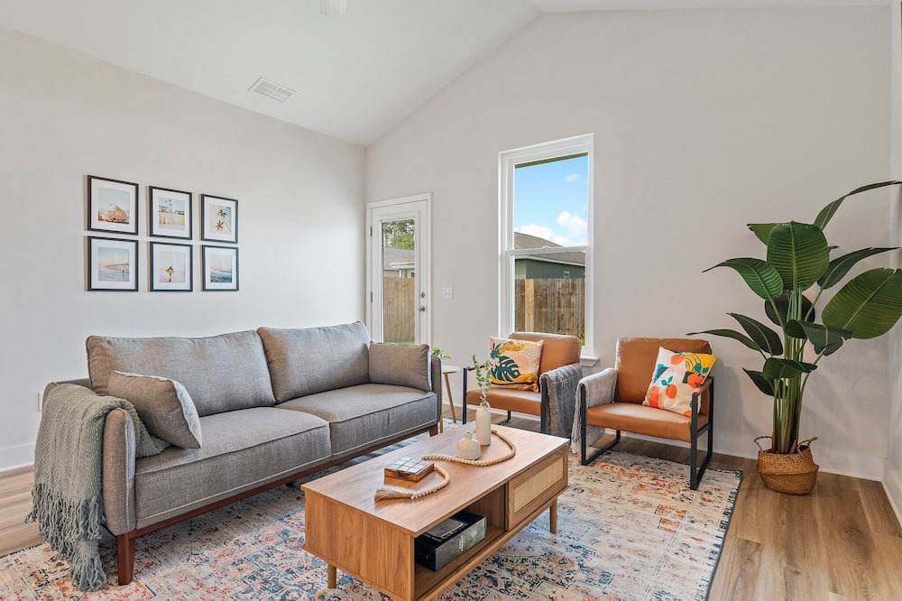Photo of Livingroom in Ono Island