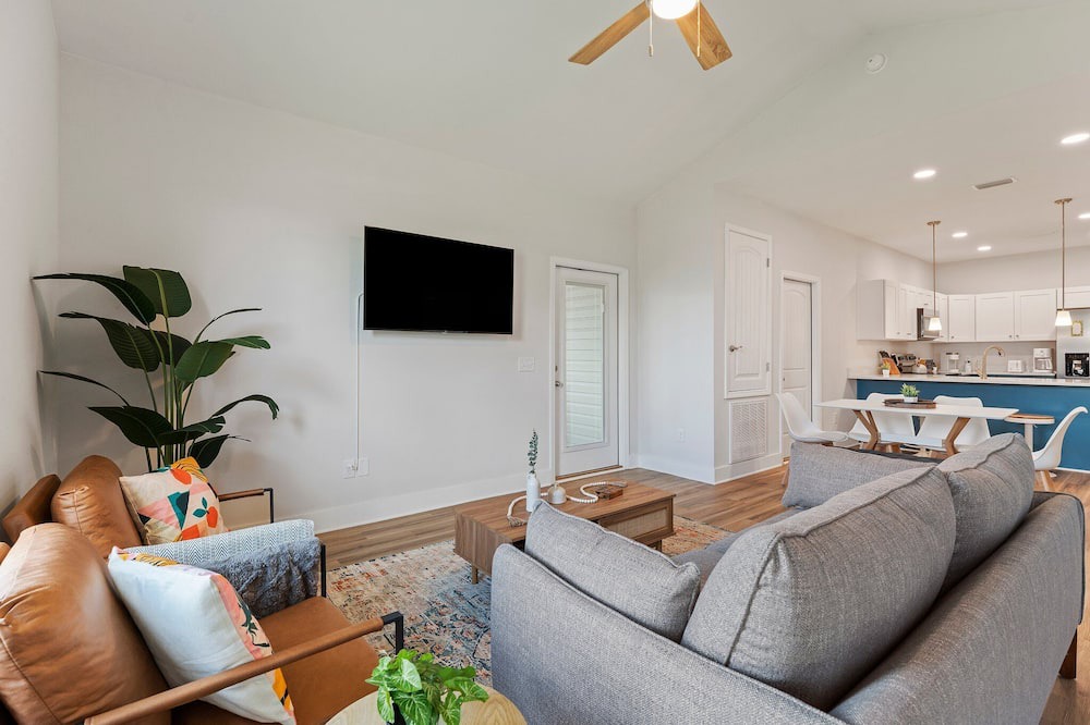 Photo of Livingroom in Ono Island