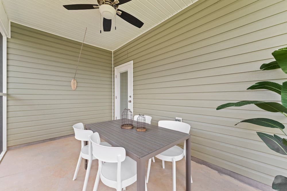Photo of Patio Balcony in Ono Island