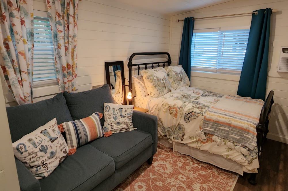 Photo of Bedroom in East Point