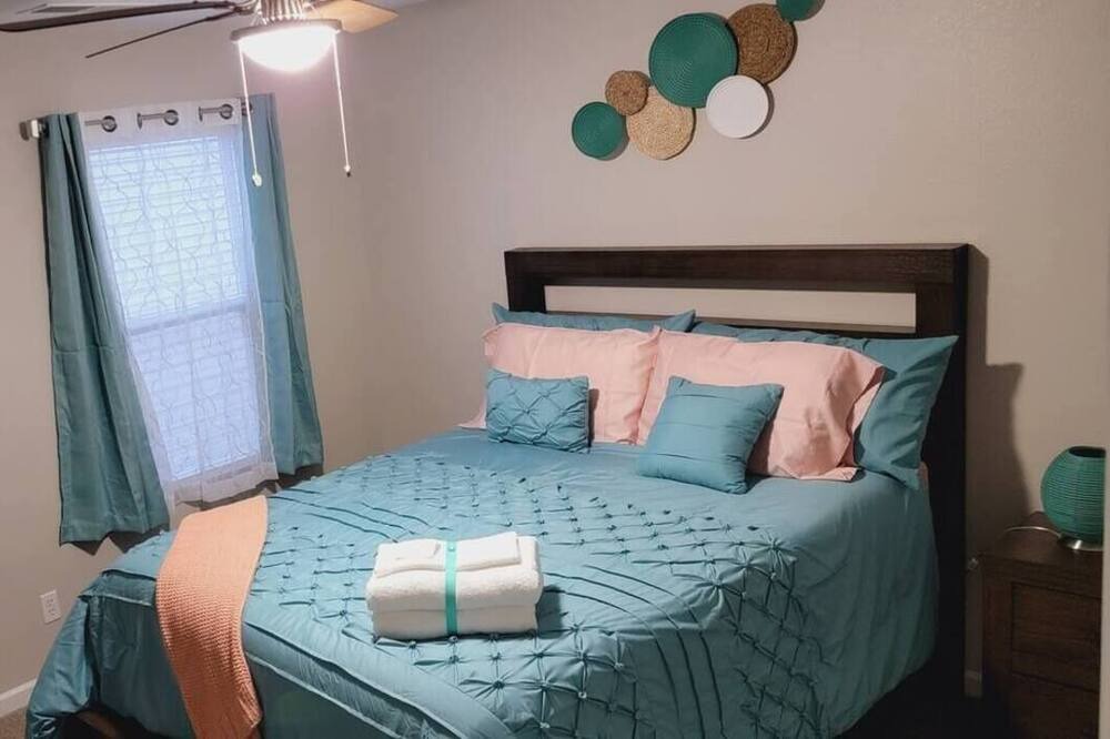 Photo of Bedroom in Meridianville