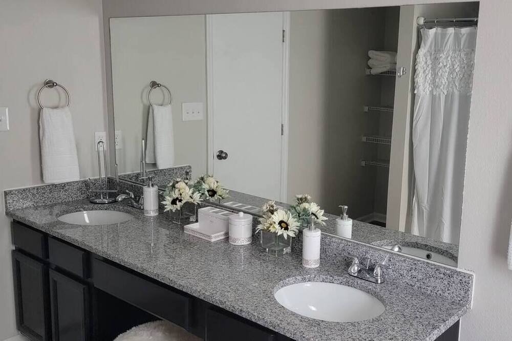 Photo of Bathroom in Meridianville