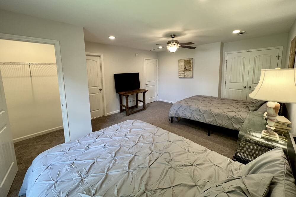 Photo of Bedroom in Tuscaloosa