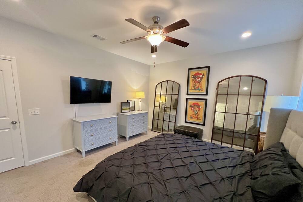 Photo of Bedroom in Tuscaloosa