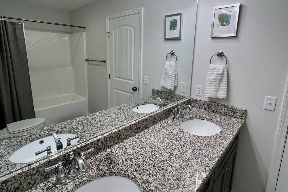 Photo of Bathroom in Tuscaloosa