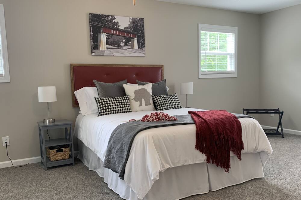 Photo of Bedroom in Tuscaloosa
