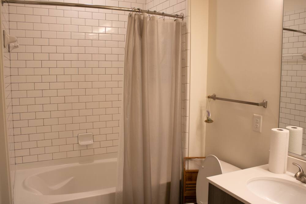 Photo of Bathroom in Mableton
