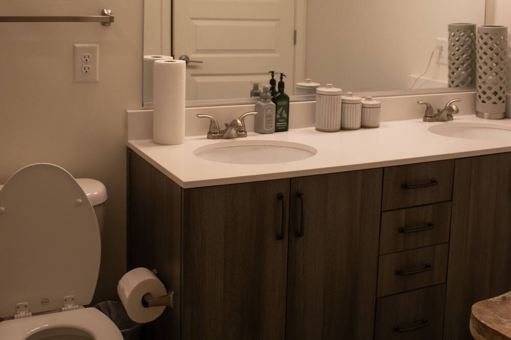 Photo of Bathroom in Mableton