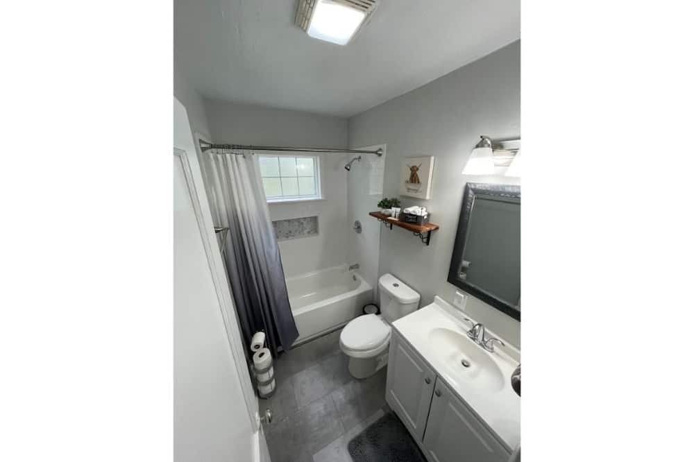 Photo of Bathroom in Hattiesburg